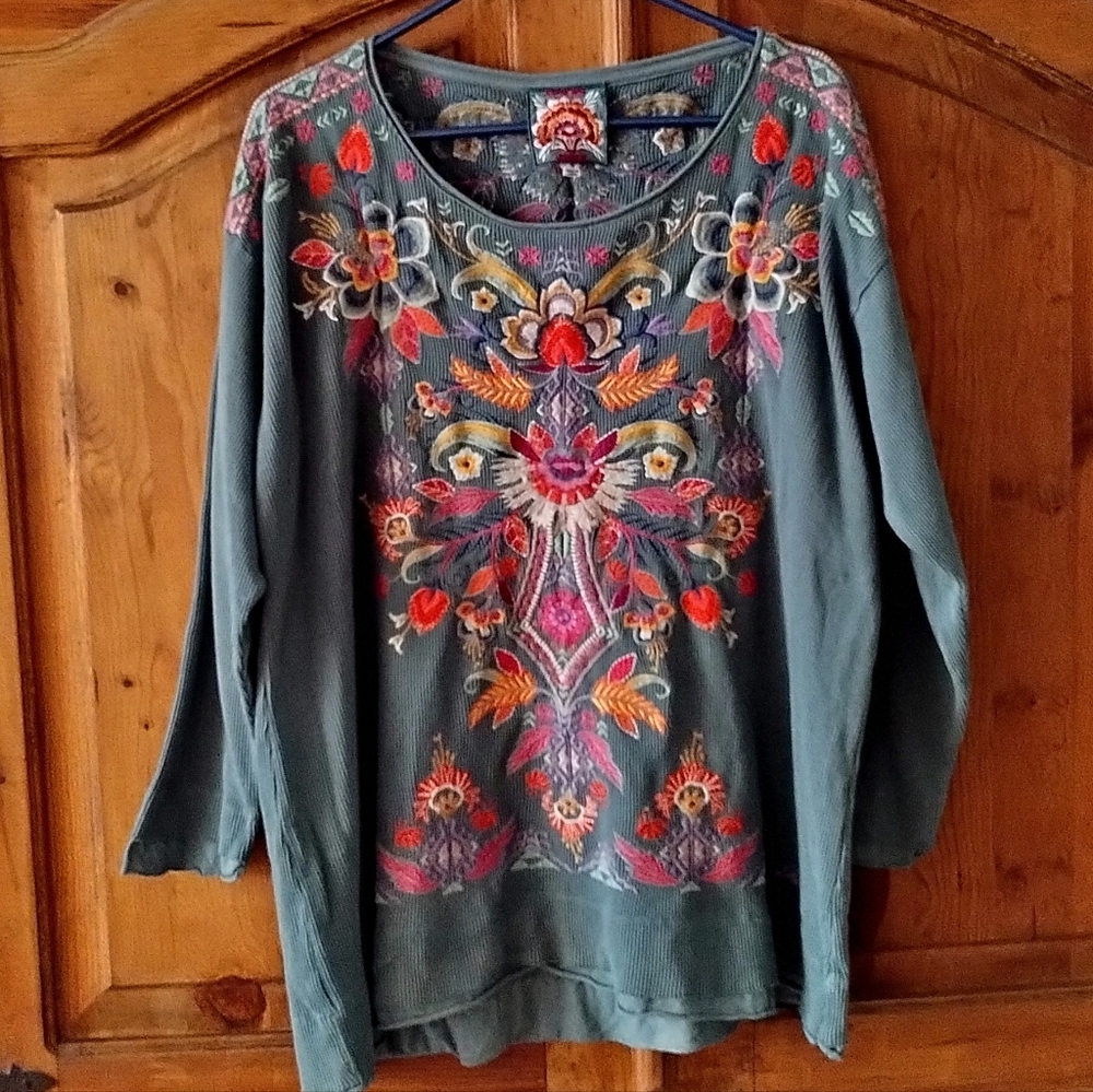 Johnny Was Embroidered Waffle Knit Top Size 1X Green